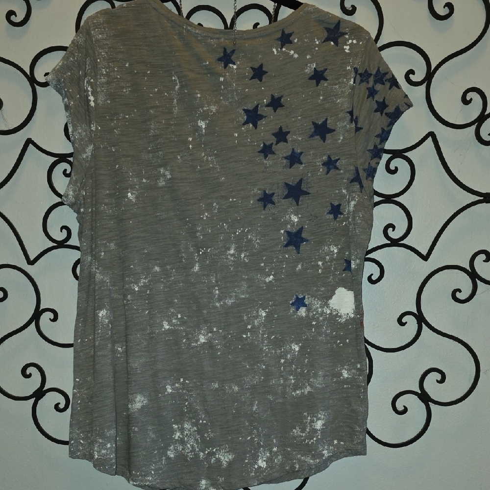 Rock & Republic Gray, Red, Blue Star Tee - XL - Picture 5 of 8